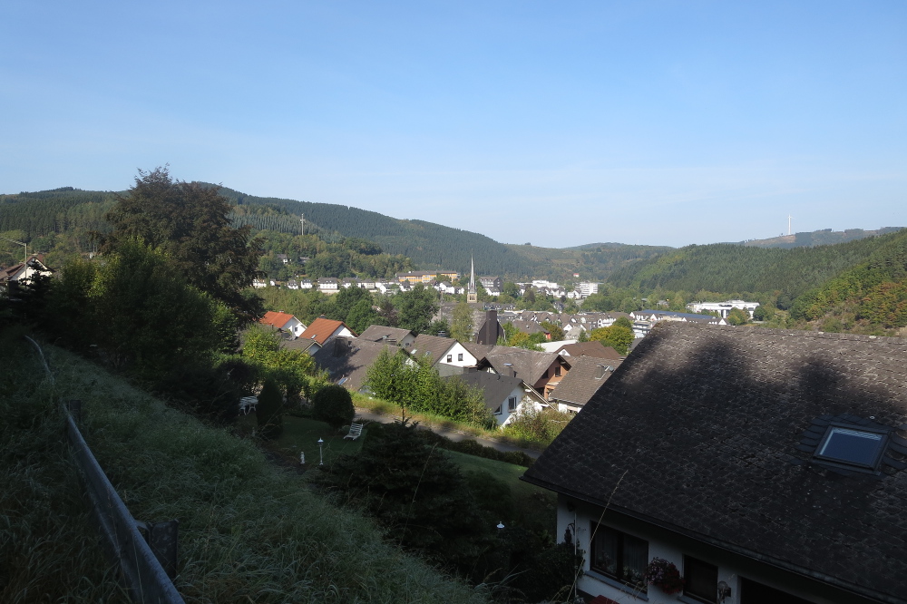Lennesteig #08: Altenhundem - Saalhausen - Blick auf Altenhundem