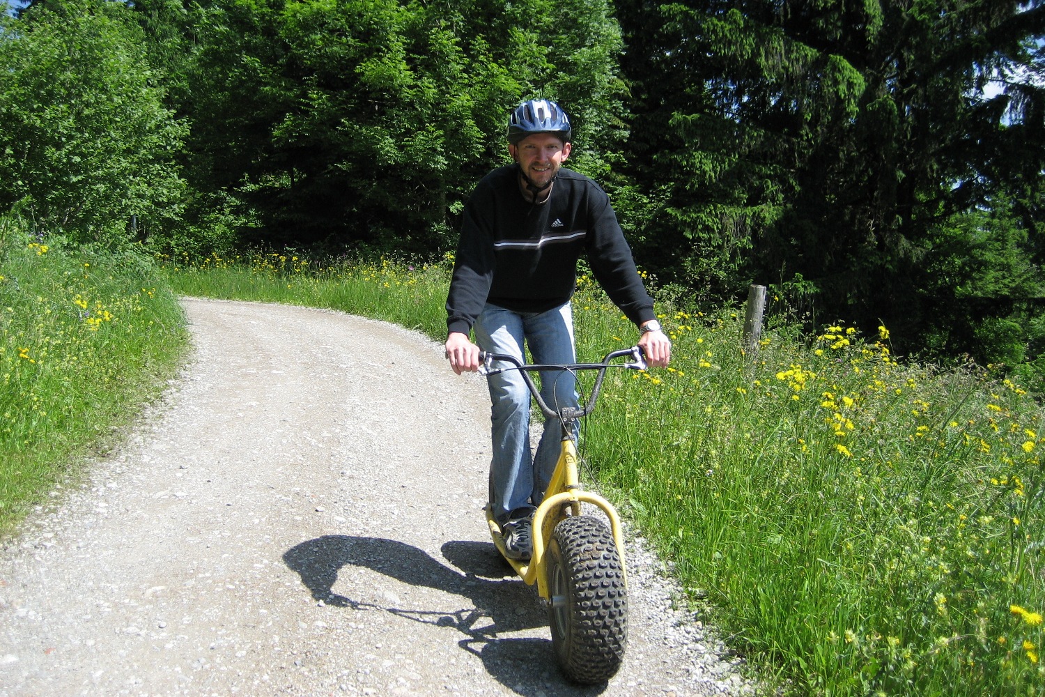 mit dem Roller unterwegs