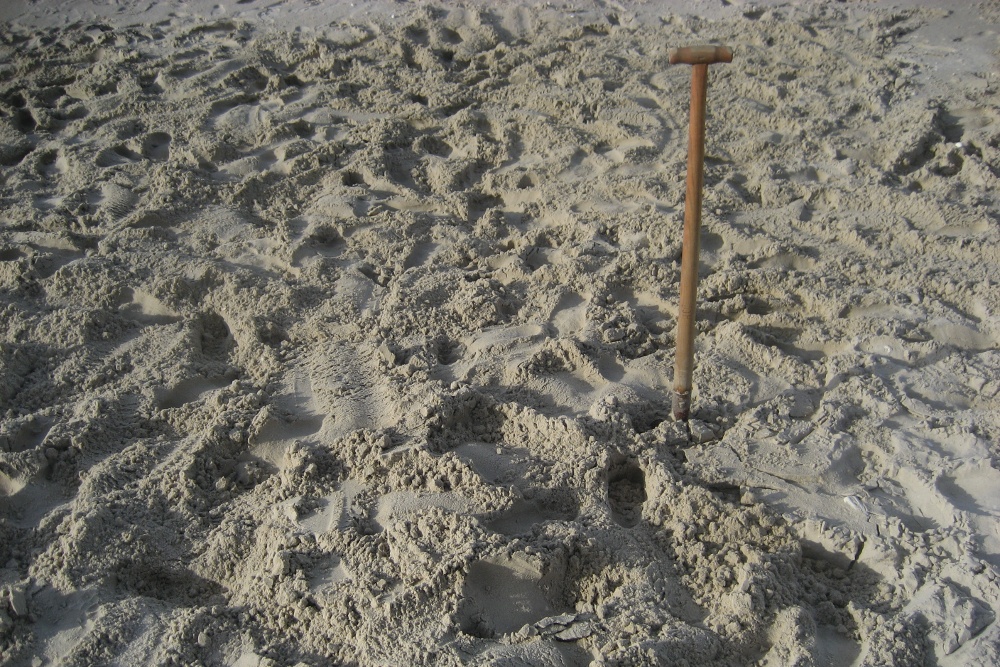 Amrum: Da, wo die Schaufel steckt...