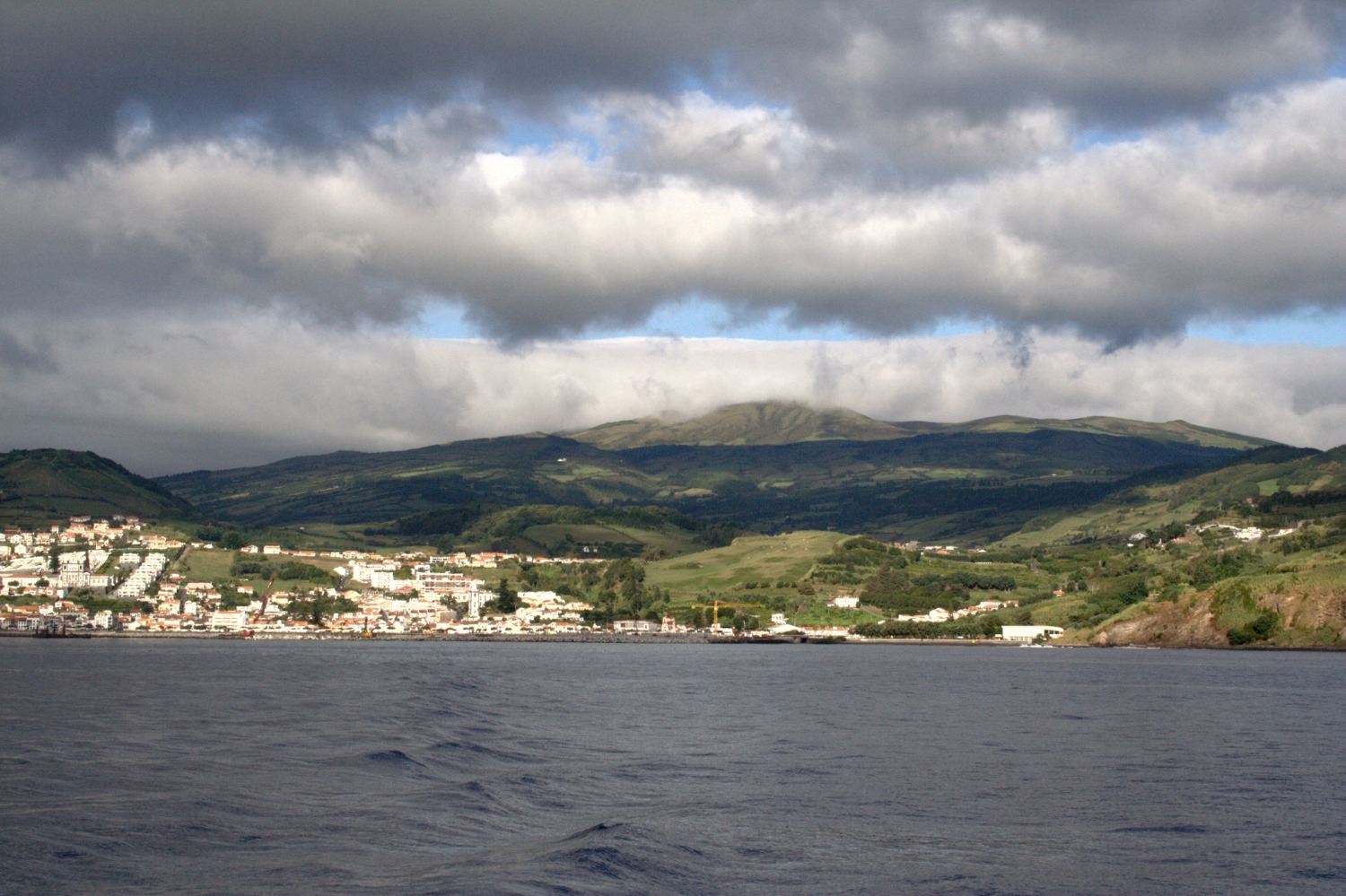 Blick zurück auf Faial
