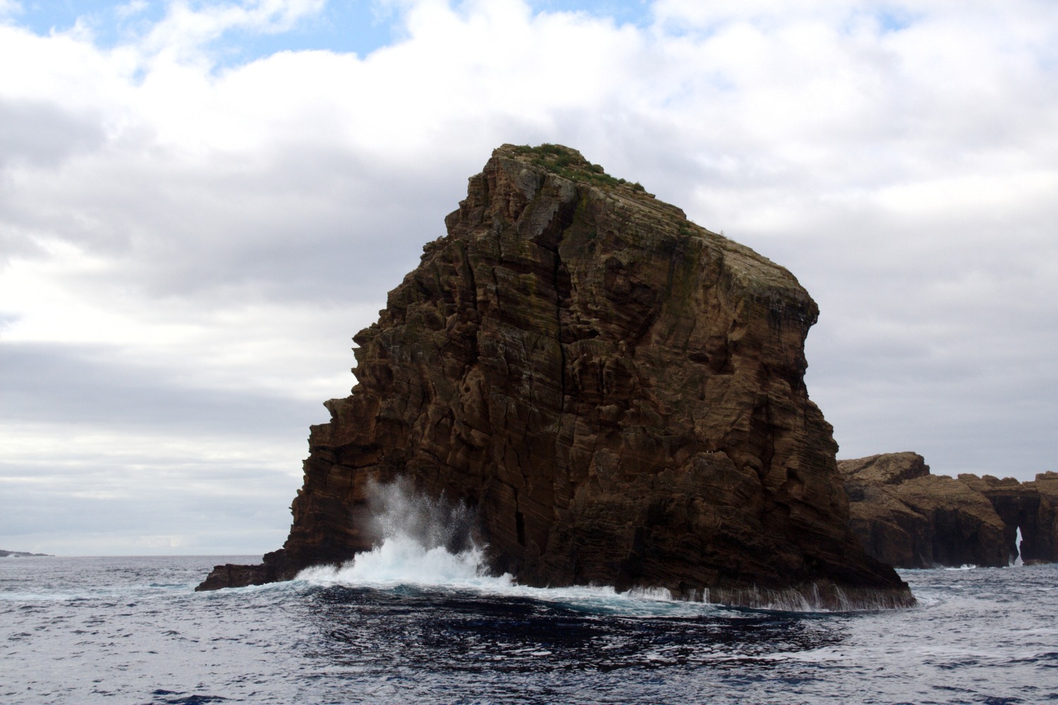Felsen zwischen Faial und Pico