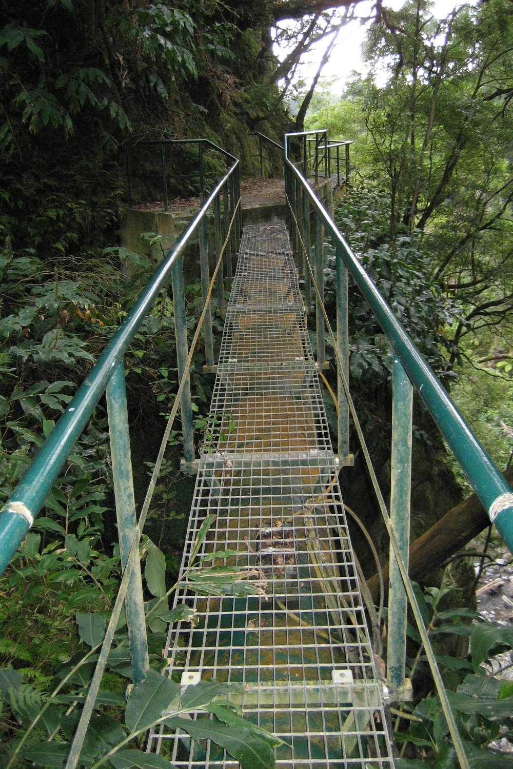 Steg auf der Rohrleitung