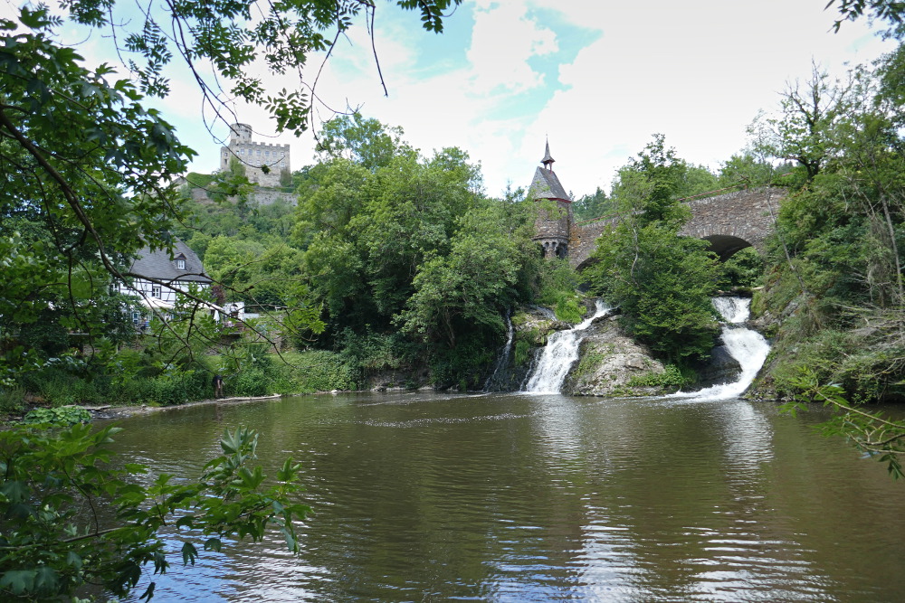 Traumpfad Pyrmonter Felsensteig - Wasserfall bei der Pyrmonter Mühle