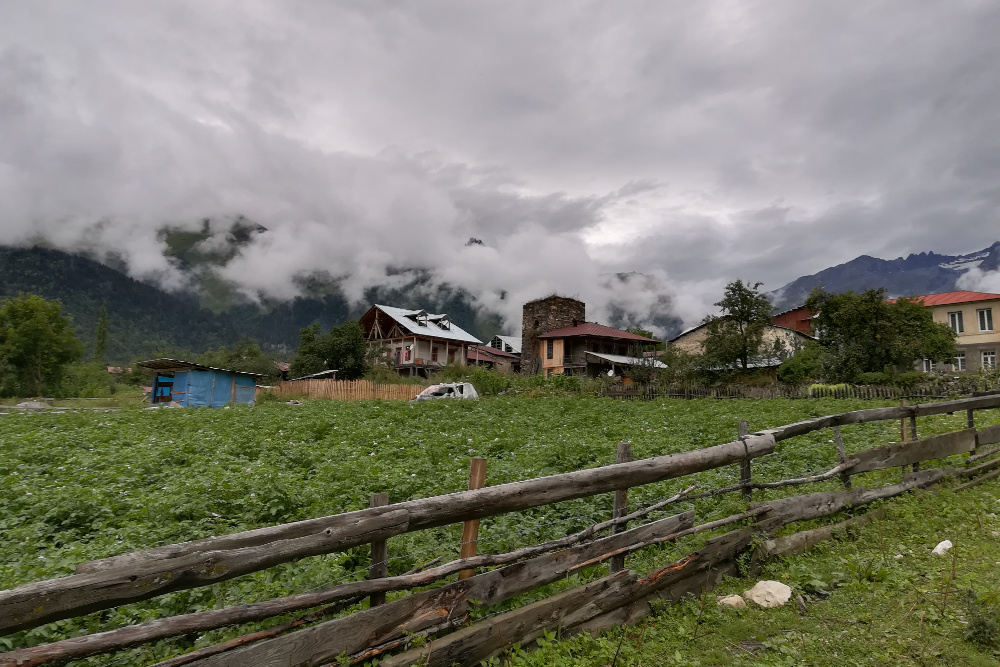 Georgien - Spaziergang in Betscho