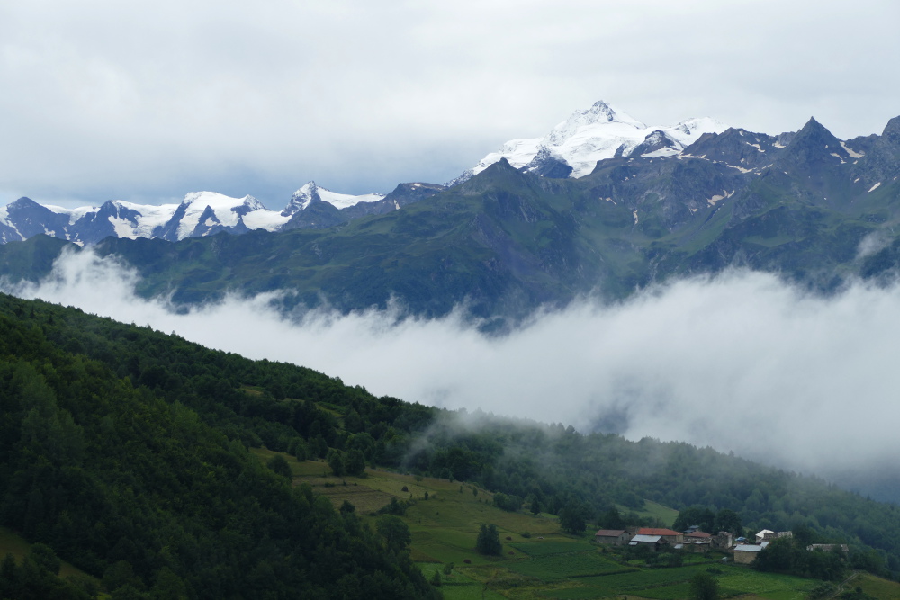 Georgien - Wanderung über den Baki-Pass, Blick auf die Lajla-Kette
