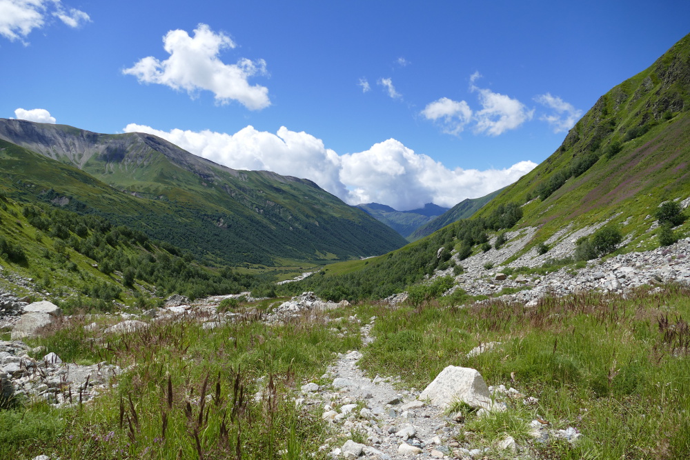 Georgien - Wanderung zum Fuße des Schchara-Gletschers