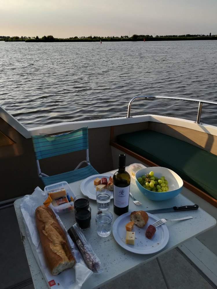 Mit dem Hausboot durch Friesland