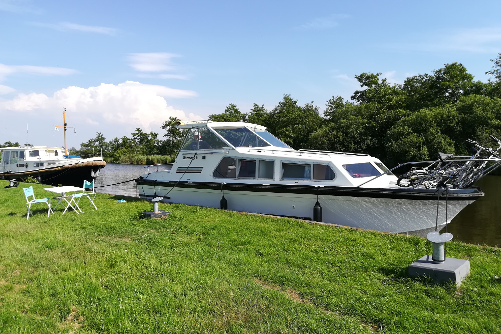 Mit dem Hausboot durch Friesland - Liegeplatz für die Nacht