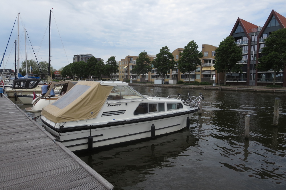 Mit dem Hausboot durch Friesland - Hafen von Sneek
