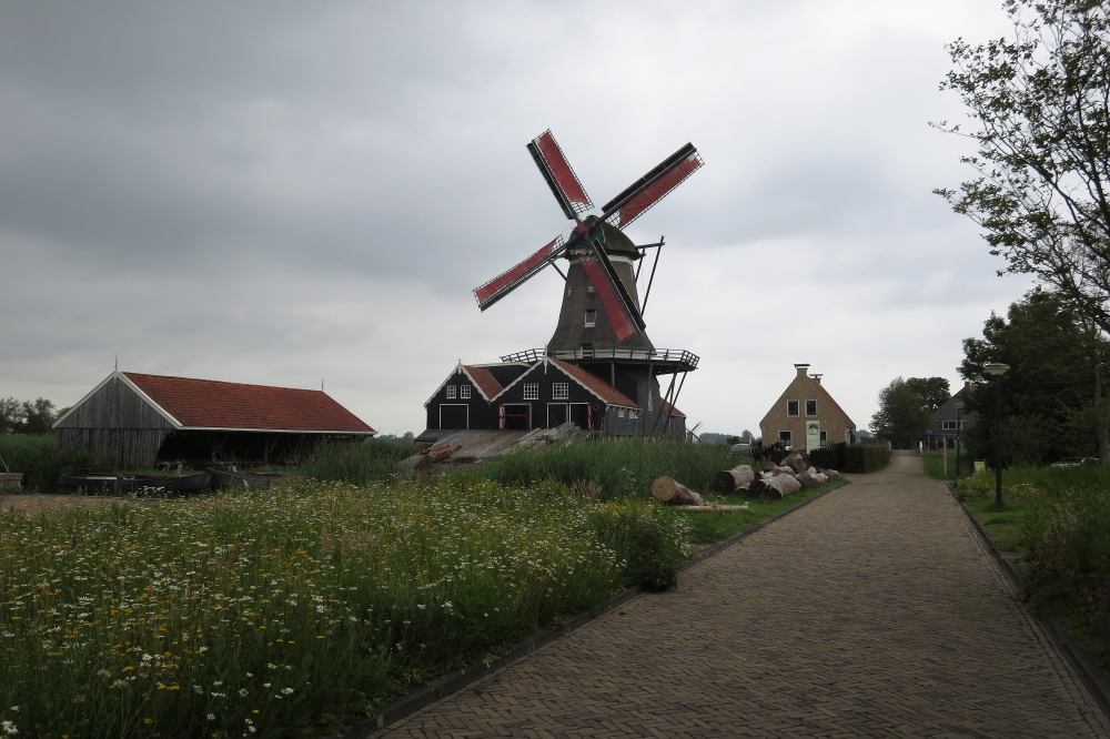 Mit dem Hausboot durch Friesland - Ijlst - Windmühle