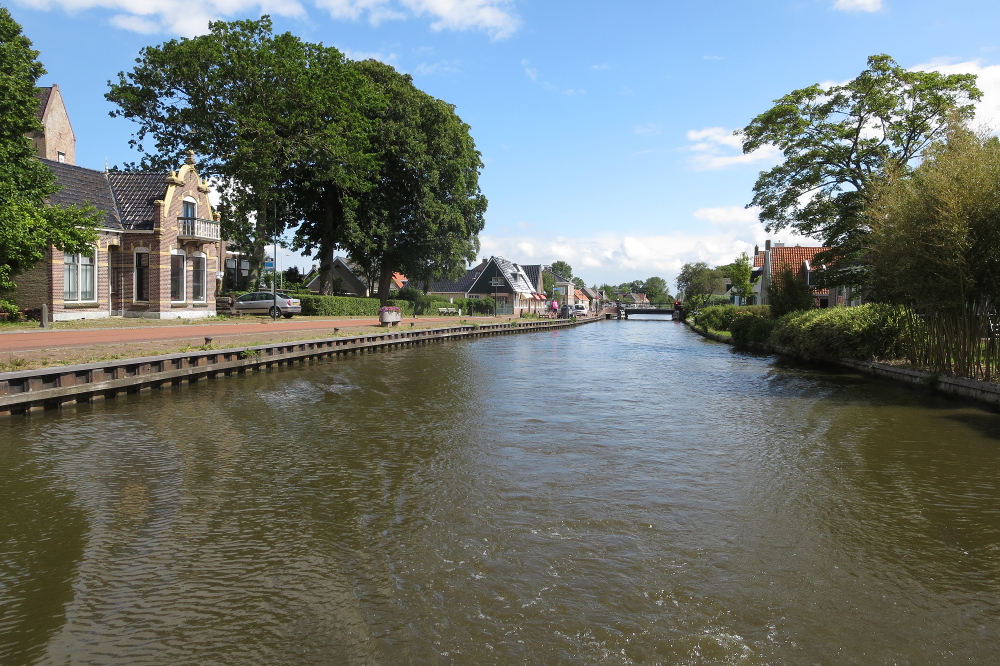 Mit dem Hausboot durch Friesland