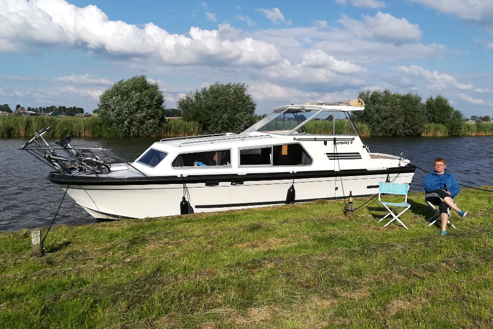 Mit dem Hausboot durch Friesland - Liegeplatz für die Nacht