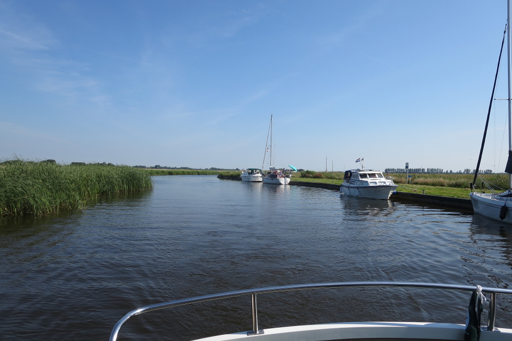 Mit dem Hausboot durch Friesland