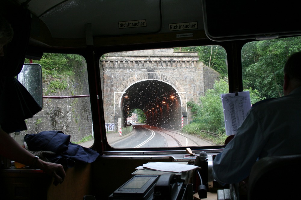 Teckel - Einfahrt in den Kruiner Tunnel
