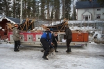 Lapplands Drag – Husky Expedition: Die Hunde werden verladen