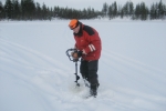 Lapplands Drag: Vorbereitung zum Eisangeln