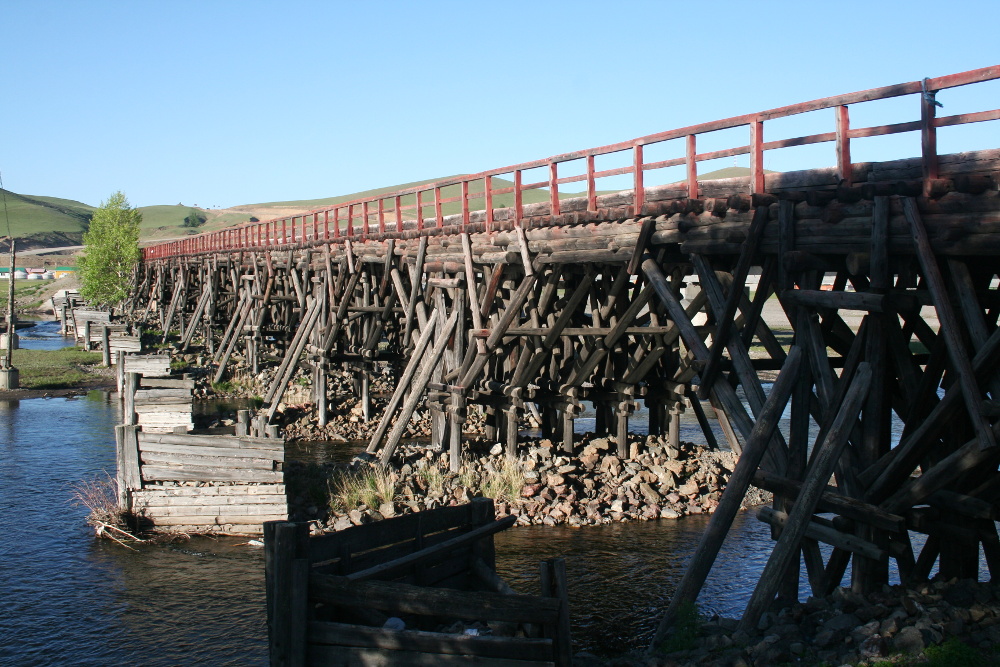 Mongolei: Alte Straßenbrücke
