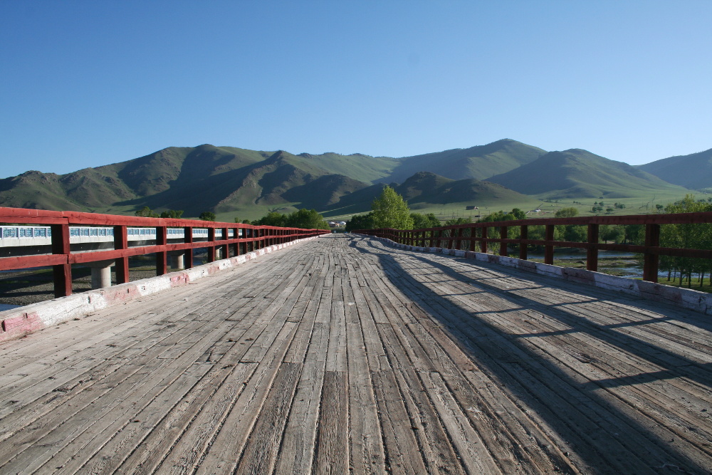 Mongolei: Alte Straßenbrücke