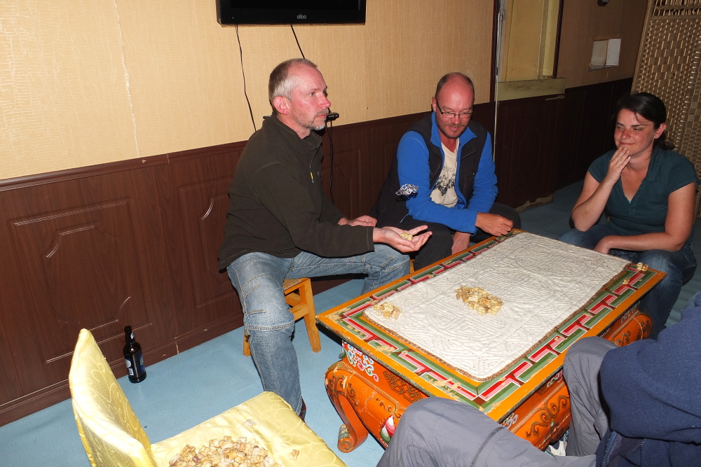 Mongolei: Mongolisches Knochenspiel