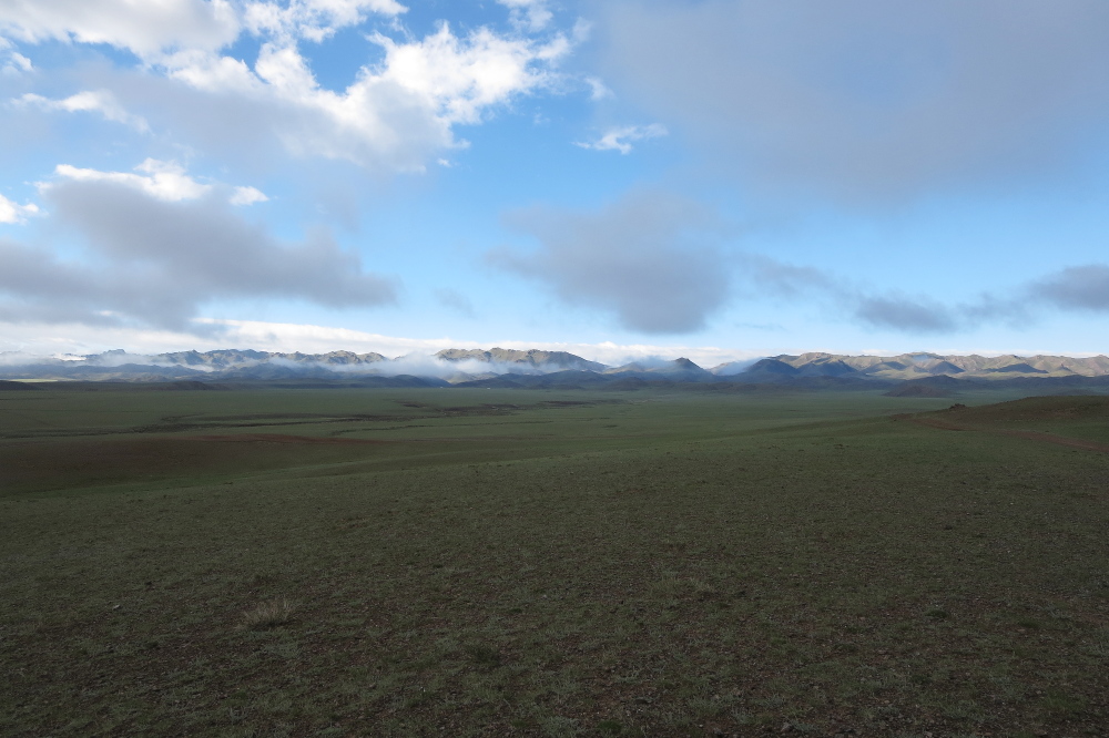 Mongolei: Morgenstimmung im Altai-Gebirge
