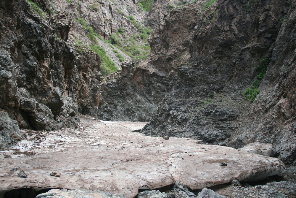 Mongolei: Eis in der Geierschlucht