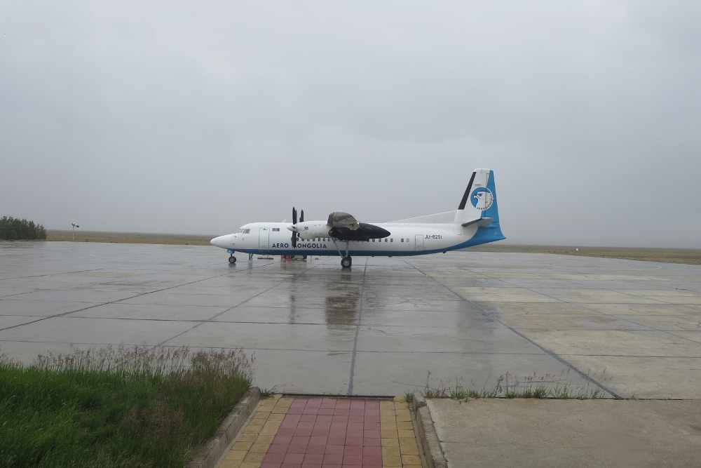 Mongolei: Mit der Fokker 50 von Dalanzadgad nach Ulan Bator