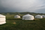 Mongolei: Jurten in der Abendsonne
