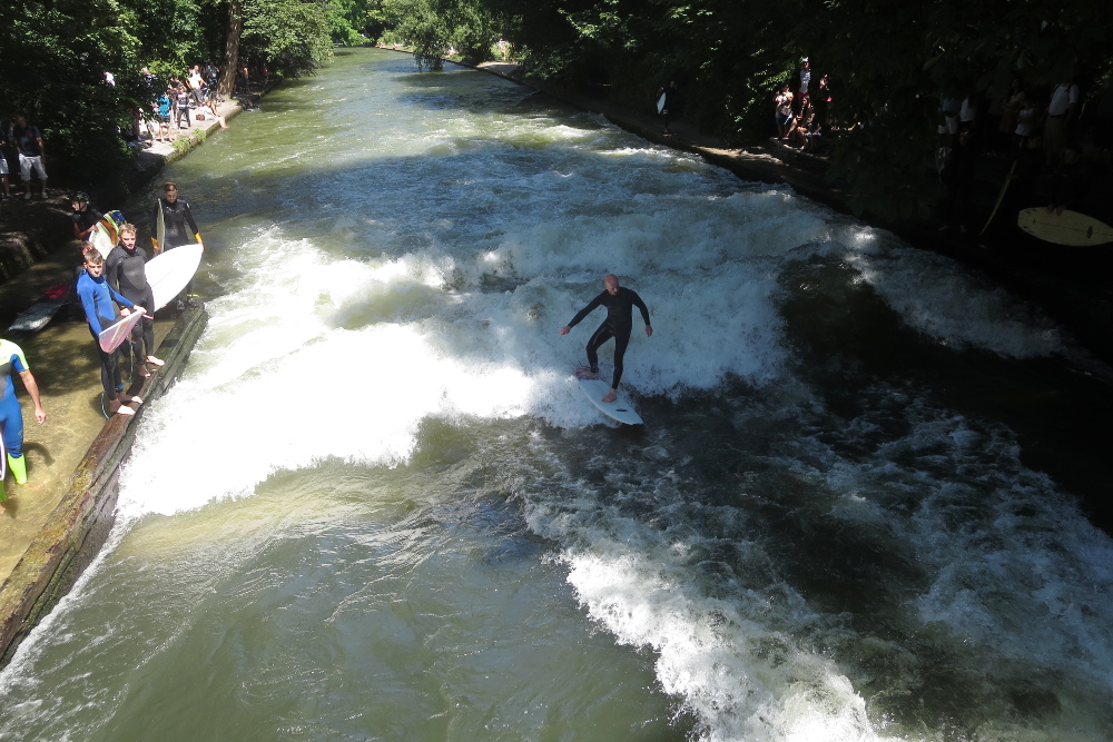 München - Eisbachwelle