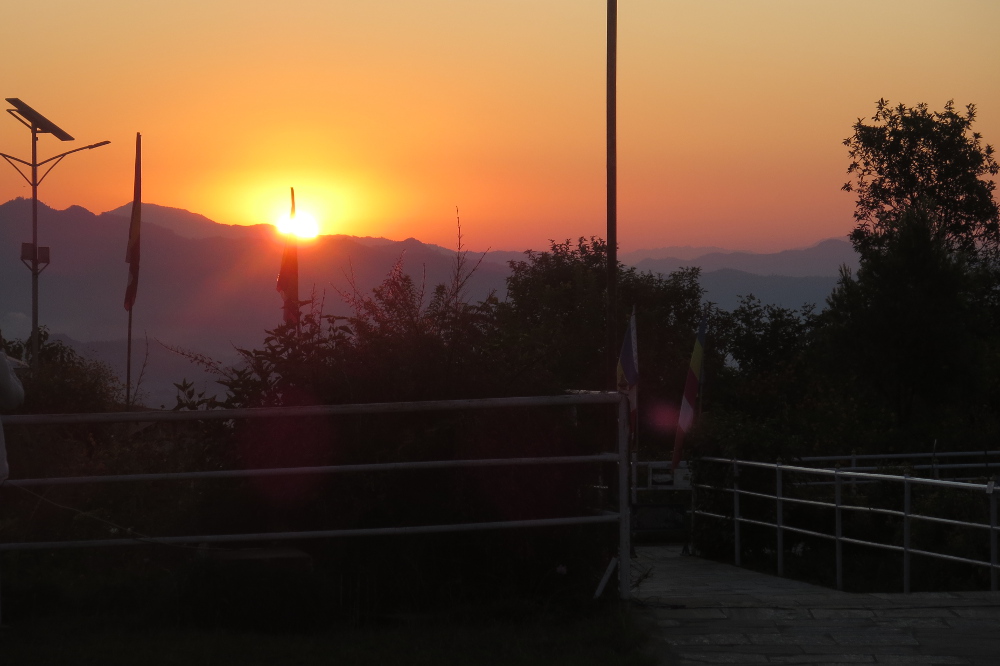 Nepal - Sonnenaufgang an der World Peace Pagoda, Pokhara
