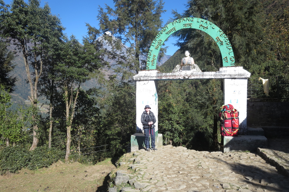 Nepal - Tor am Ende Luklas