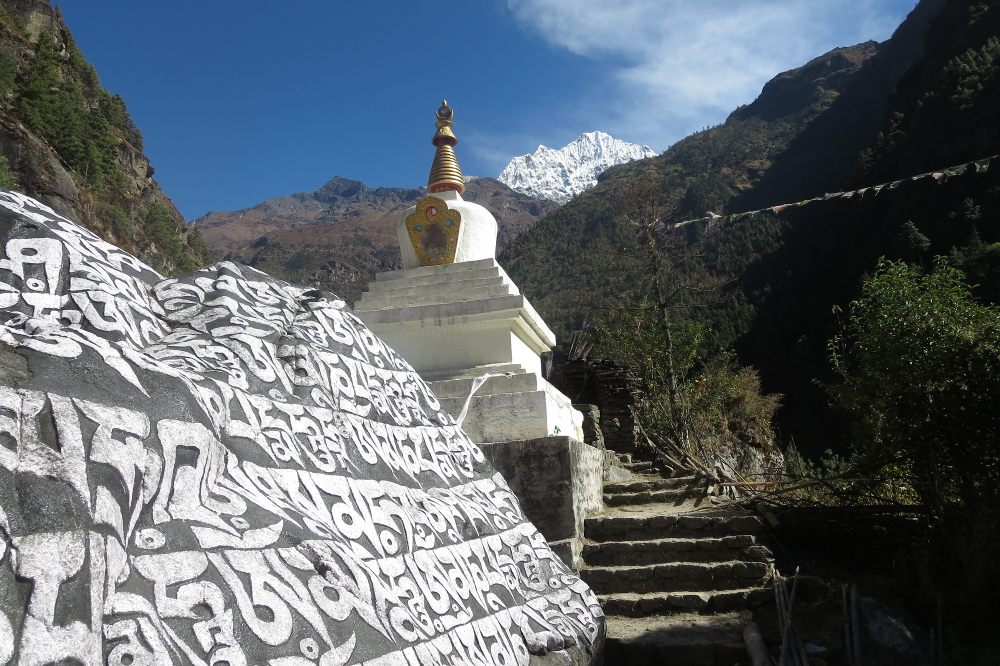 Nepal - Immer wieder Stupas