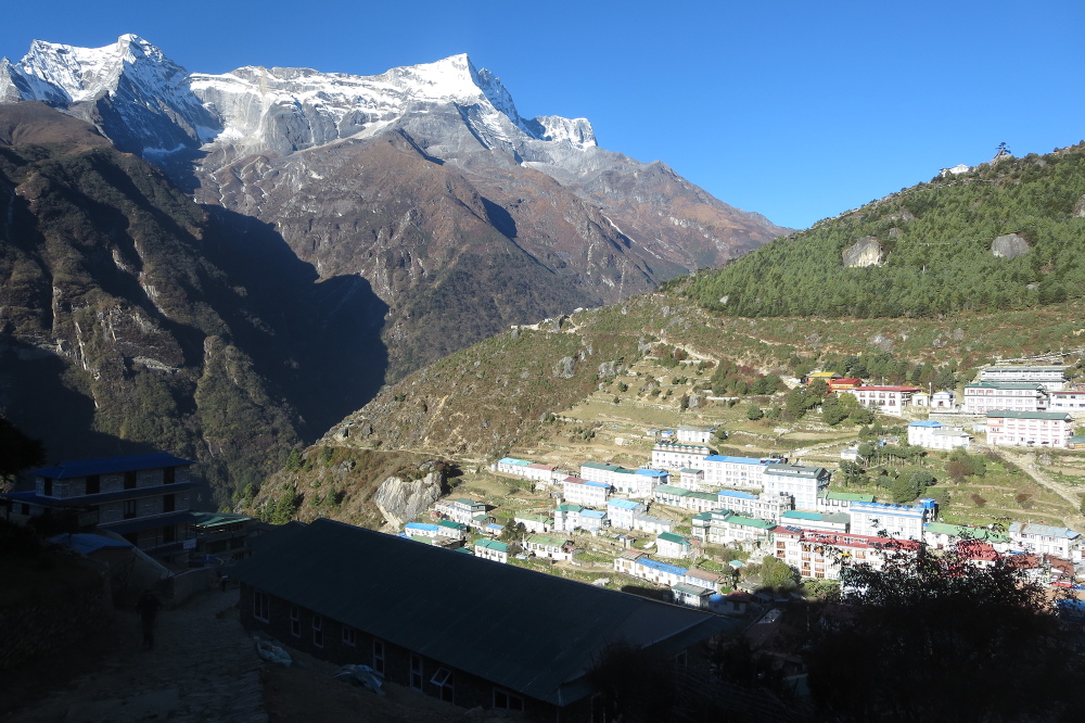 Nepal - Namche Bazar in der Morgensonne