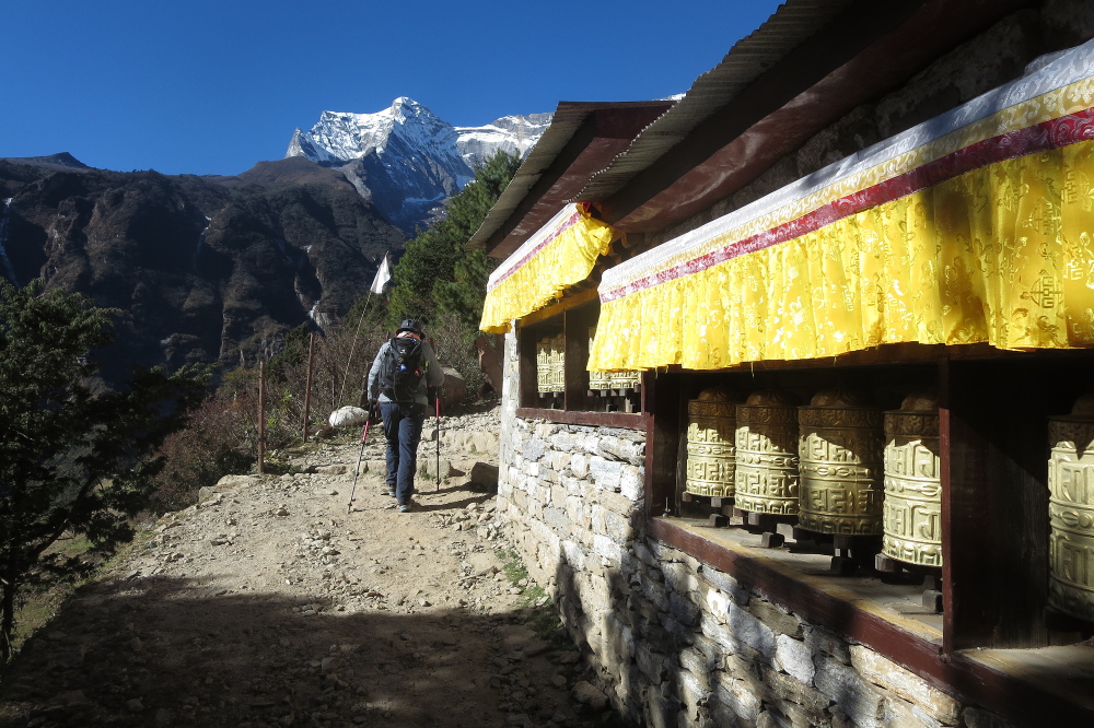 Nepal - Gebetsmühlen auf dem Weg nach Thame