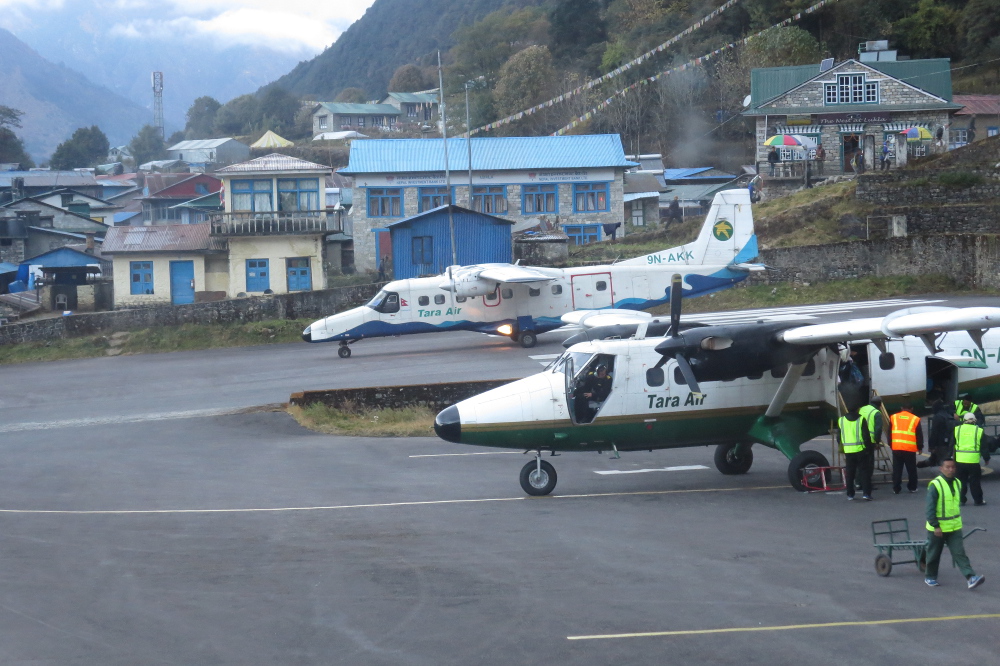 Nepal - Morgens geht es in Lukla zu wie im Taubenschlag