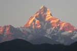 Nepal - Machapuchare (6997m) im Sonnenuntergang