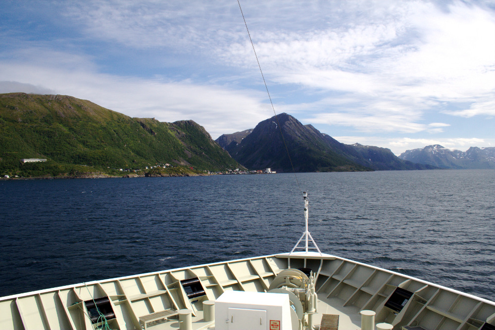 Nordkap, Hurtigruten und Lofoten: Anfahrt auf Øksfjord