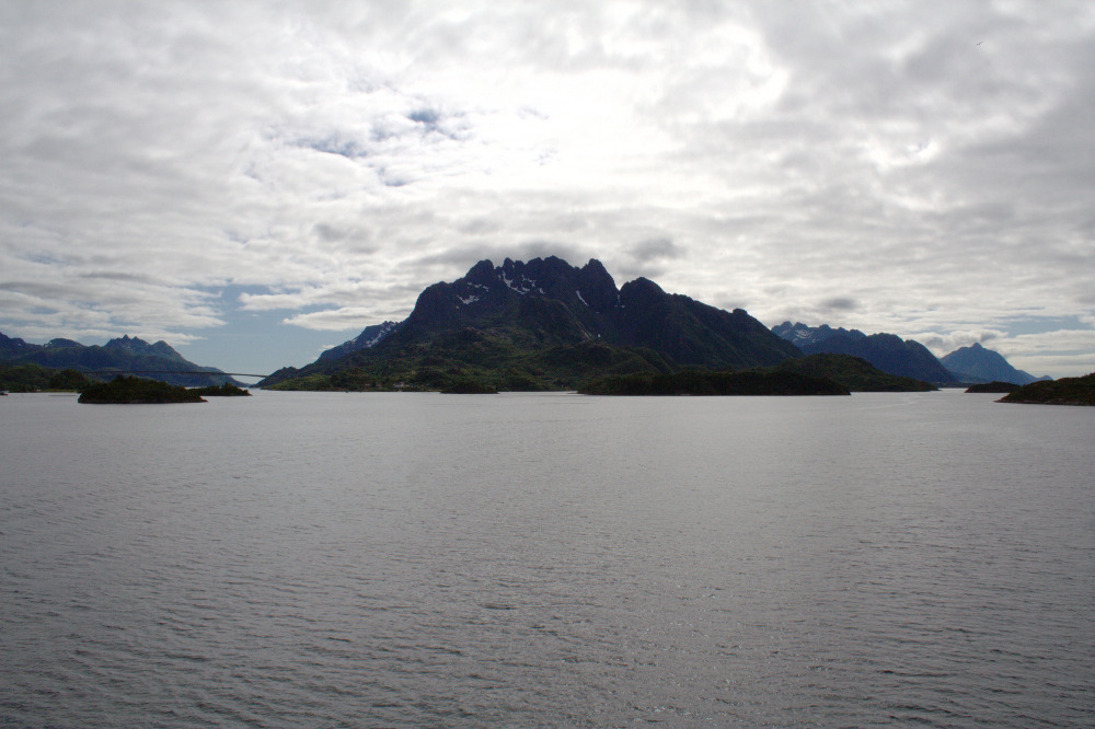 Nordkap, Hurtigruten und Lofoten: Raftsundbrücke (links)