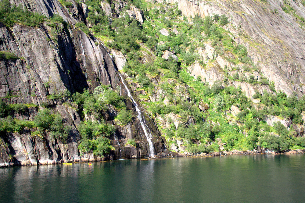 Nordkap, Hurtigruten und Lofoten: Kajaks im Trollfjord