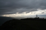 Nordkap, Hurtigruten und Lofoten: Mitternachtssonne hinter dicken Wolken