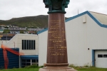 Nordkap, Hurtigruten und Lofoten: Meridiansäule in Hammerfest