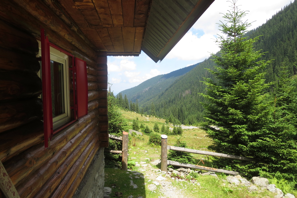 Karpaten - Hütte der Bergwacht im Sambata-Tal