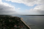 Schleswig-Holstein: Blick vom Marine-Ehrenmal auf Laboe und die Kieler Förde