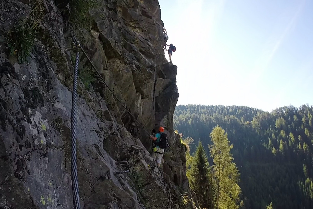 Steil bergan im Stuibenfall-Klettersteig