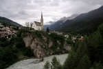 Via Engiadina - St. Georgskirche in Scuol