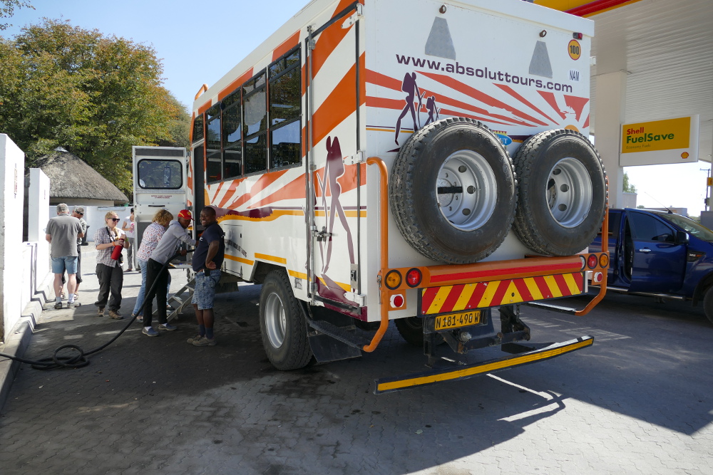 Botswana - Tankstopp in Nata