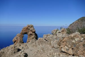 Mehr über den Artikel erfahren Liparische Inseln: Panarea – Rundweg mit Punta del Corvo