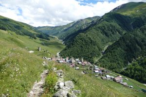 Mehr über den Artikel erfahren Georgien: Türme, Tschatscha und der Transcaucasian Trail