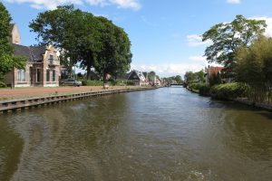 Mehr über den Artikel erfahren Hausbooturlaub in Friesland: Bolsward – Workum – Heeg
