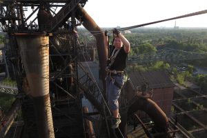 Mehr über den Artikel erfahren Expedition Stahl – Hochseilgarten im LaPa Duisburg-Nord