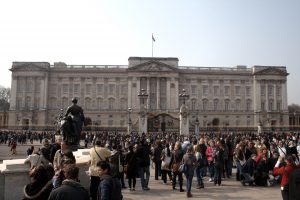 Mehr über den Artikel erfahren London: Die Queen und das Pflichtprogramm
